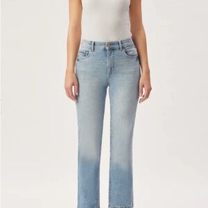 DL1961 Blue Straight Leg Jeans Timeless Style